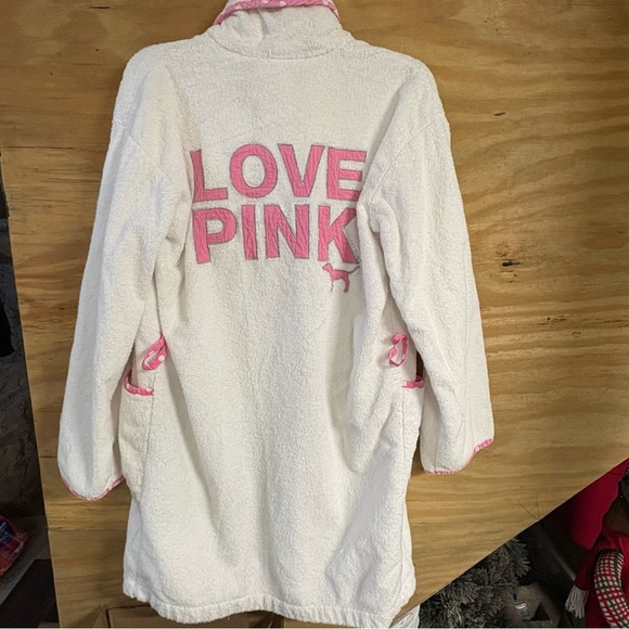 VS PINK ROBE - Picture 7 of 10